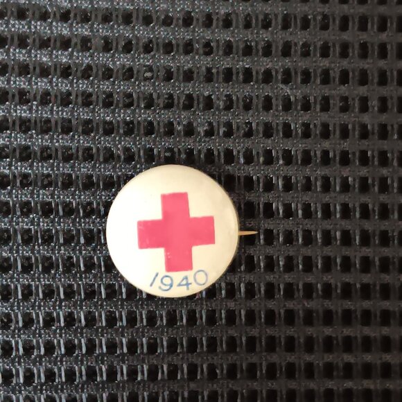 Rare Vintage Red Cross Pinback Pin Button 1940 WWII Phenomenal Condition Nurse - Picture 3 of 4